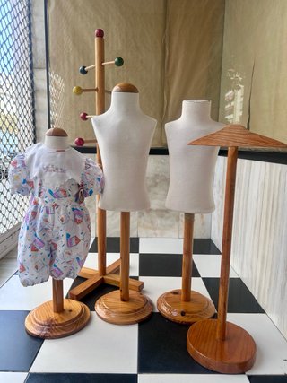 Maniquíes de madera para escaparate