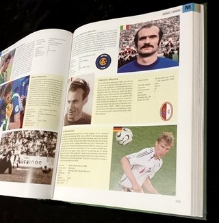 FUTBOL. LOS 1000 MEJORES FUTBOLISTAS DEL MUNDO