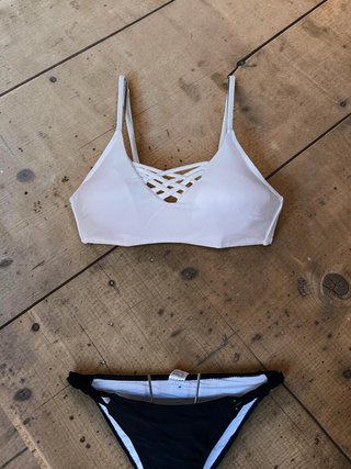 Bikini blanco y negro