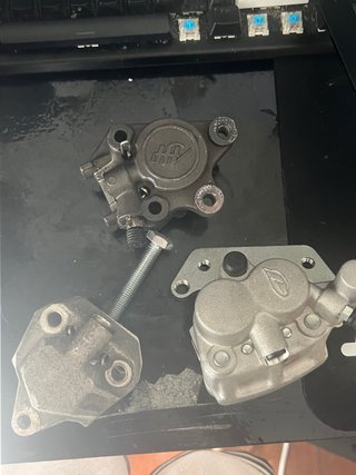 Pinza de freno delantera Beta