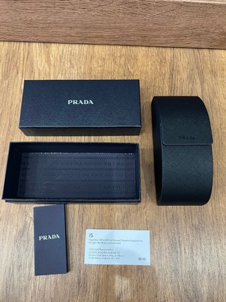 Cajas de gafas de diseñador: Prada, Versace, Perso