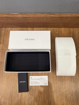 Cajas de gafas de diseñador: Prada, Versace, Perso