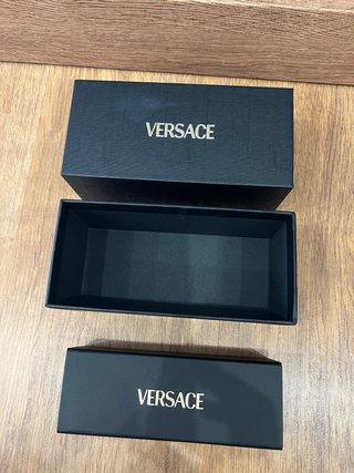 Cajas de gafas de diseñador: Prada, Versace, Perso