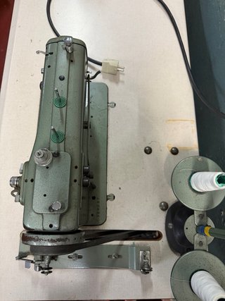 Máquina de coser Refrey Industrial con mesa