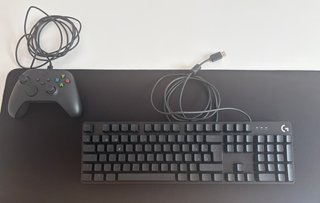 Teclado, Mando y Alfombrilla Logitech