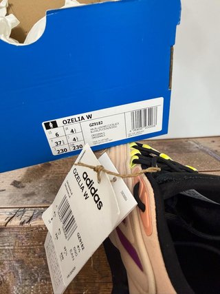 Adidas Ozelia W