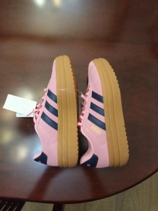 Zapatillas Adidas mujer rosa y marrón