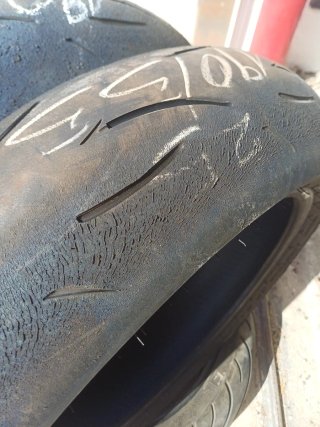 Dunlop Sportmax GP Racer D212