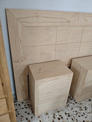 Dormitorio madera sin pintar
