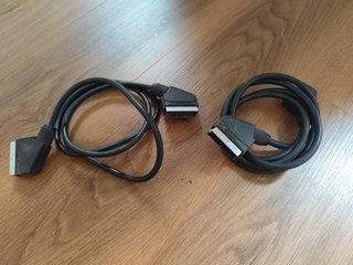 Lote de cabos: 2 SCART + Cabo Alimentação + USB