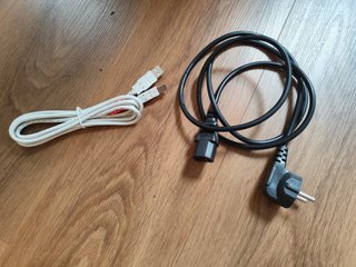 Lote de cabos: 2 SCART + Cabo Alimentação + USB