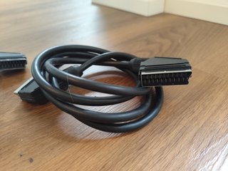 Lote de cabos: 2 SCART + Cabo Alimentação + USB