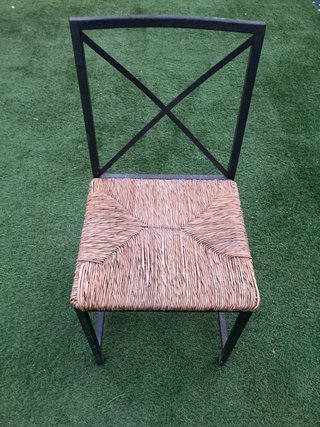 Mesa de hierro con 4 sillas