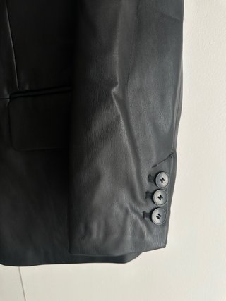 Chaqueta efecto piel Zara Negra