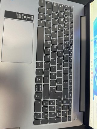Lenovo IdeaPad Slim 3 Gris