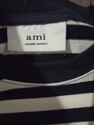 Camiseta AMI Paris Rayas Rojas y Negras