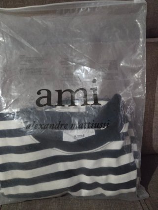 Camiseta AMI Paris Rayas Rojas y Negras