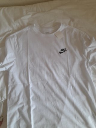 Camisetas inspiradas en "Nik,Adids"....