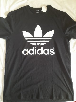 Camisetas inspiradas en "Nik,Adids"....