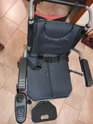 SILLA DE RUEDAS ELÉCTRICA KOMPAS