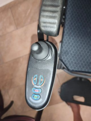 SILLA DE RUEDAS ELÉCTRICA KOMPAS