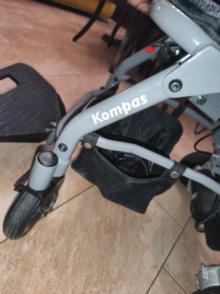 SILLA DE RUEDAS ELÉCTRICA KOMPAS