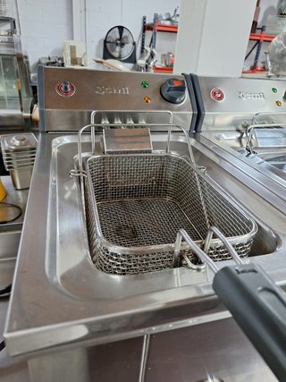 Freidora Eléctrica Doble 8+8 Litros