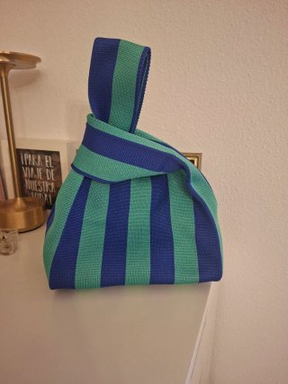 Bolso de verano azul y verde