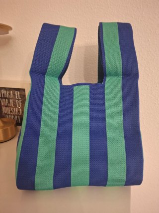 Bolso de verano azul y verde