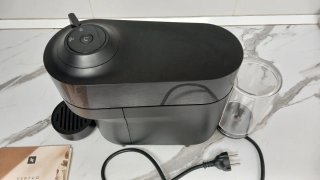 Cafetera Nespresso Vertuo Negra