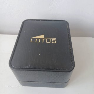 Reloj Lotus Mujer Plata y Blanco