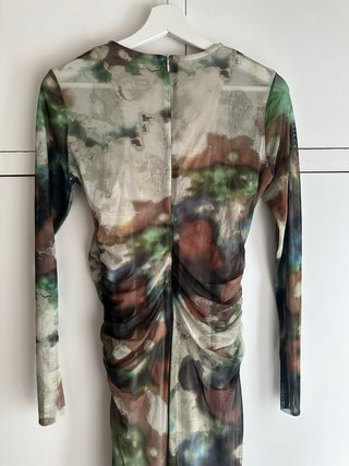 Vestido Zara estampado manga larga