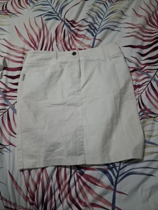Falda Emporio Armani Blanco hueso .