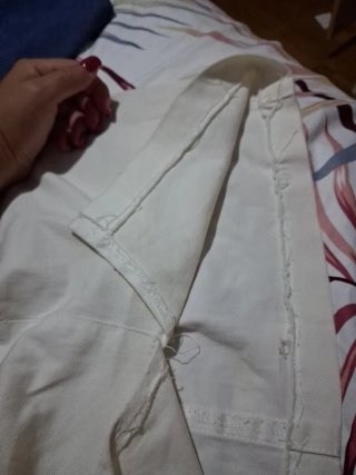 Falda Emporio Armani Blanco hueso .