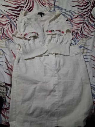Falda Emporio Armani Blanco hueso .