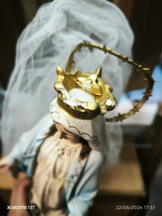Virgen Inmaculada con Capilla