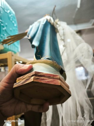 Virgen Inmaculada con Capilla