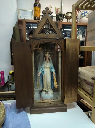 Virgen Inmaculada con Capilla