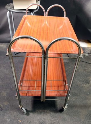 Bandeja auxiliar vintage plegable con ruedas