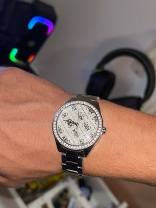 Reloj Guess Dorado y Plateado
