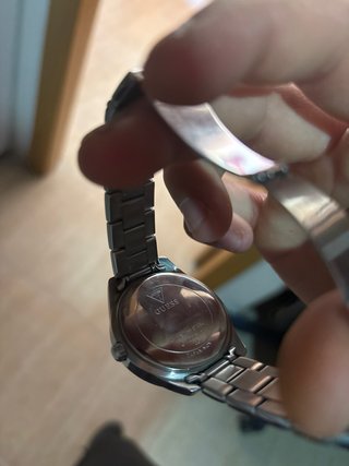 Reloj Guess Dorado y Plateado