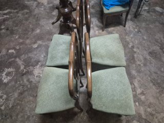 Mesa de comedor de madera con 6 sillas