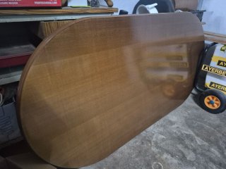 Mesa de comedor de madera con 6 sillas
