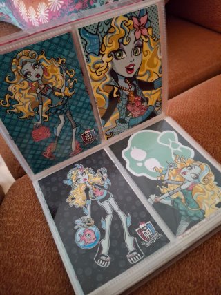 Álbum Monster High Panini Completo