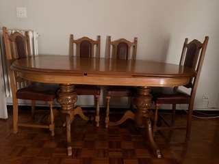 Mesa de comedor de madera con 4 sillas