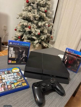 PS4 Nera 500GB + 3 Giochi + Controller