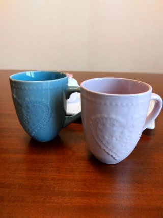 Set 2 tazze shabby con vassoio e dolcetto