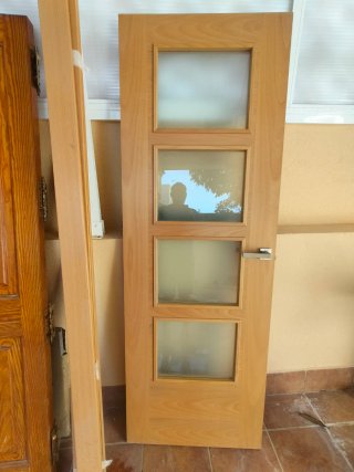 Puerta de haya con 4 cristales