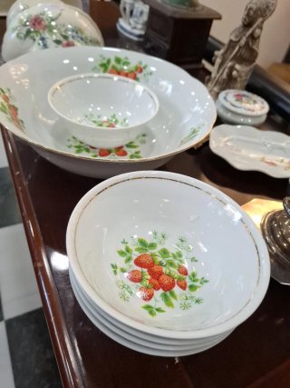 Juego Macedonia Vista Alegre Fresas