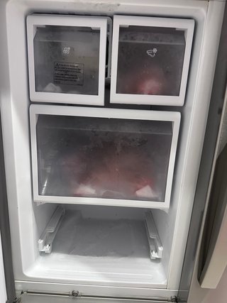 Frigorífico BEKO 4 puertas